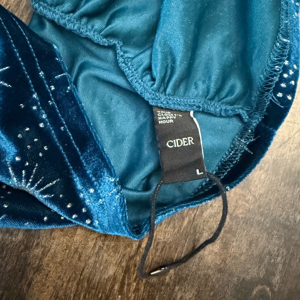 Cider Blue Velvet Starry Cowl Neck cropTop - Picture 4 of 5